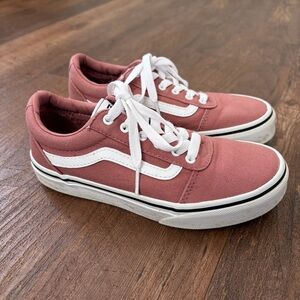 Vans Old Skool Canvas Low Top Sneakers in Pink